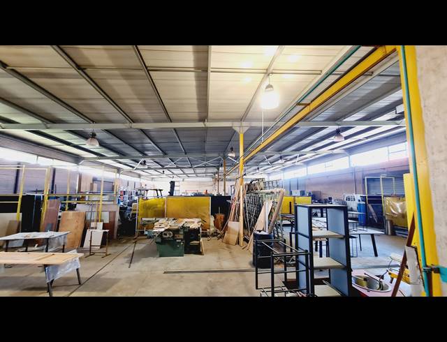 1,580M² WAREHOUSE FOR SALE IN KYA SANDS